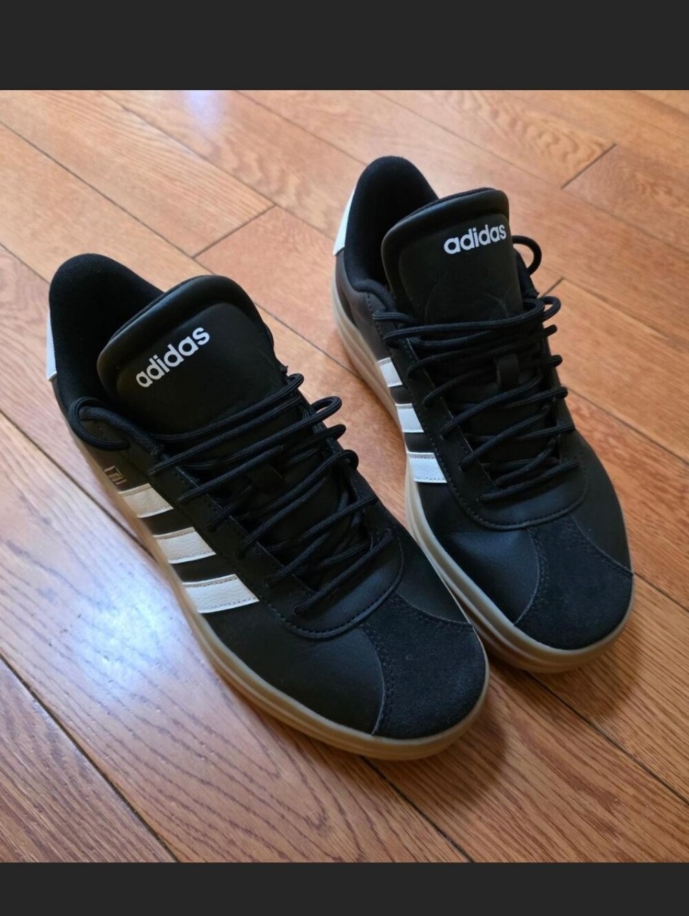Adidas Sneakers